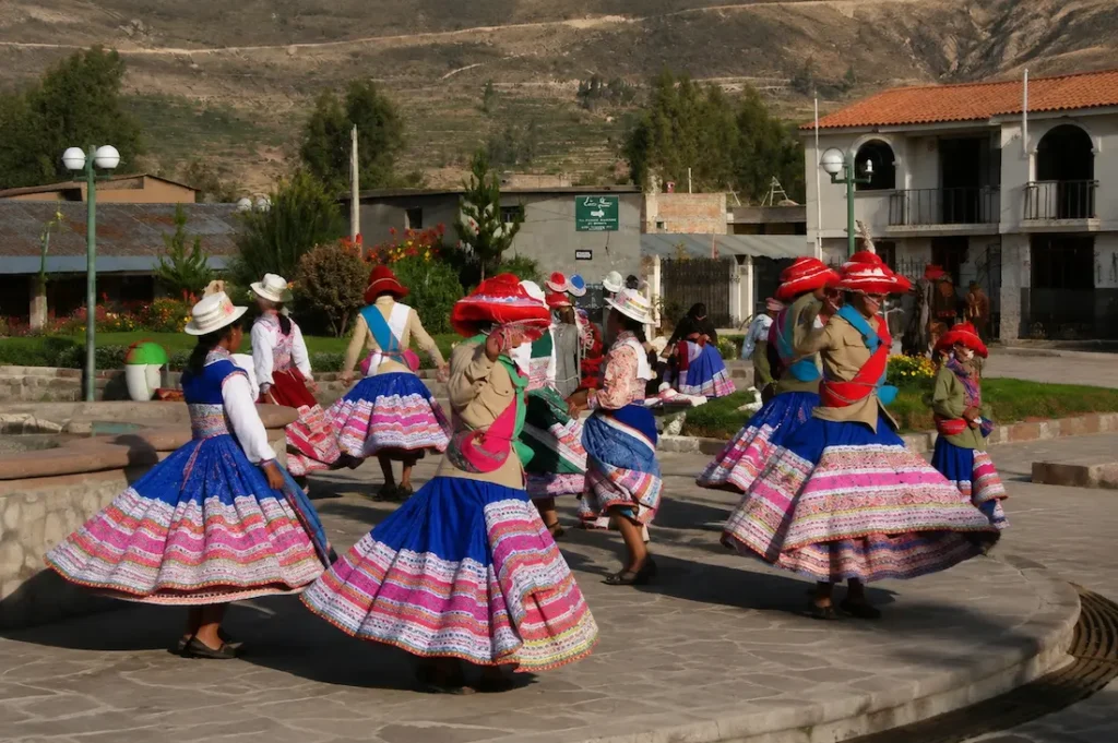 Danzas típicas de la sierra peruana tradición, historia y color en los Andes