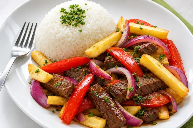 lomo saltado peruano