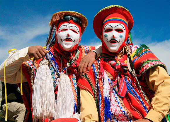 Danzantes andinos en el festival Qoyllur Rit’i