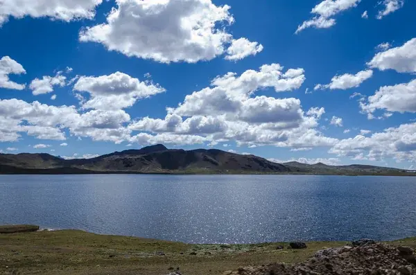 Paisaje con laguna en Cerro de Pasco - Perú